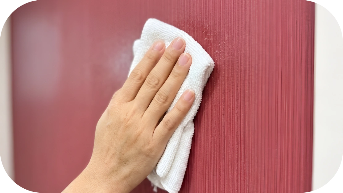 Easy cleaning wallpaper surface